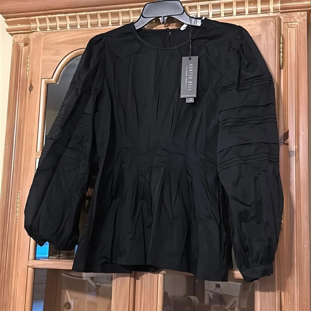 HUNTER BELL Black Tory Top